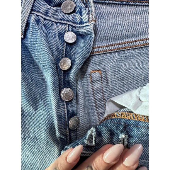 Levi's 501 short skinny button fly size 25 one hundred percent cotton light wash - Picture 3 of 7